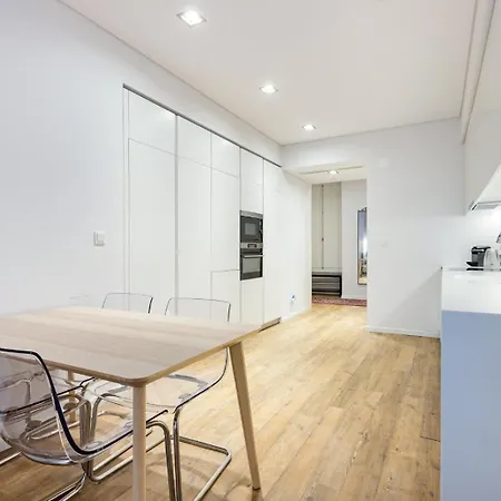 Baixa Chiado 2 Bedroom Apartment *